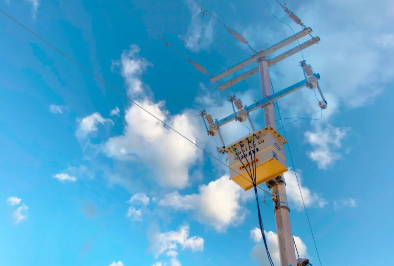TRANSFORMADOR TRIFÁSICO DE POSTE DE 30 KVA