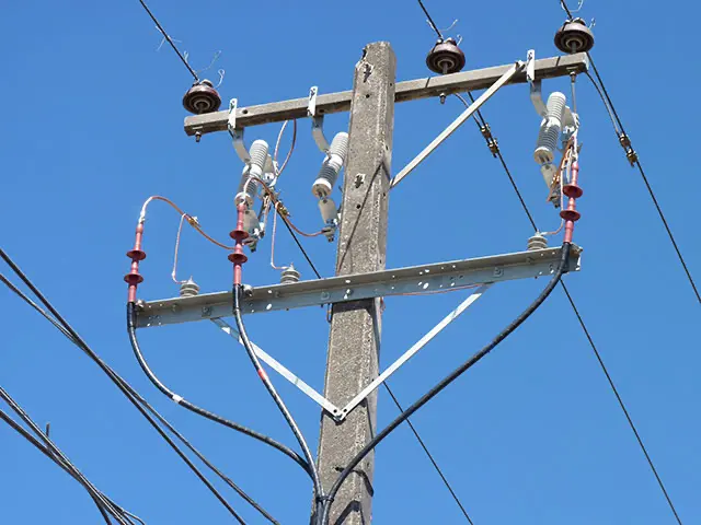 ACOMETIDA ELÉCTRICA TRIFÁSICA